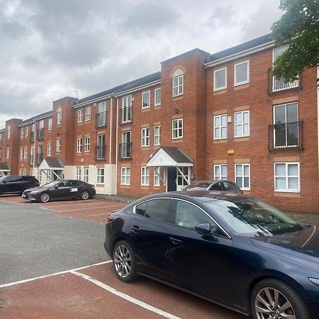Lovely 2 Dbl Bed Apartment Near Heaton Park And North Manchester Hospital With Parking エクステリア 写真