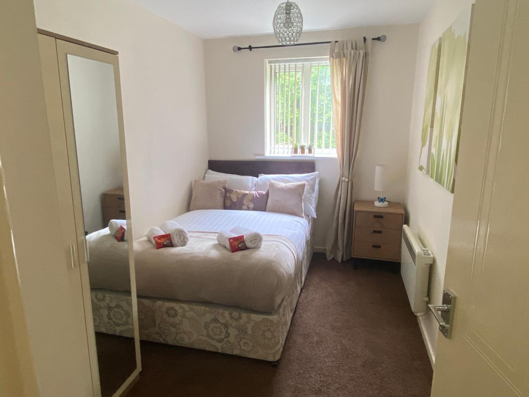 Lovely 2 Dbl Bed Apartment Near Heaton Park And North Manchester Hospital With Parking エクステリア 写真
